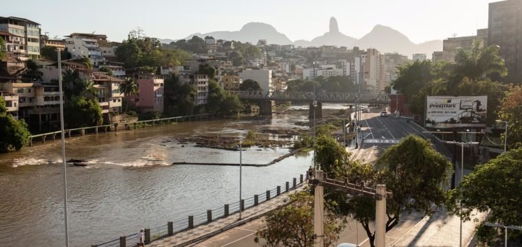 Pesquisa da BRK Ambiental aponta que no Brasil 25% das mulheres não têm acesso adequado ao saneamento básico