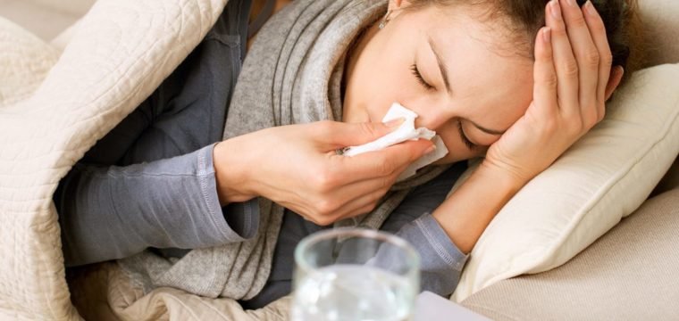 Pessoas com Covid-19 ou sintomas gripais devem seguir recomendações