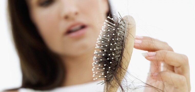 Queda de cabelo pode ser causada pelo estresse do isolamento