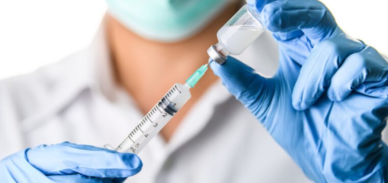 Hospital Evangélico promove vacinação para colaboradores