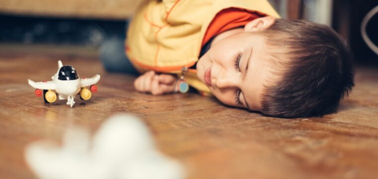 Solidão infantil na quarentena: Entenda o que é e como ajudar o seu filho