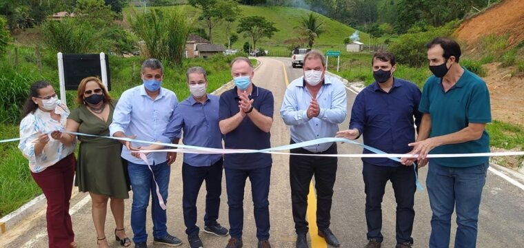 Governador Casagrande entrega obras nos municípios de Muqui e Castelo
