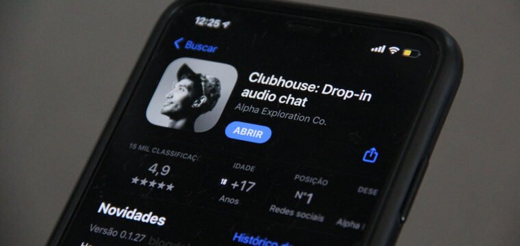 De olho no sucesso do Clubhouse, Facebook estaria trabalhando em um produto semelhante, dizem fontes