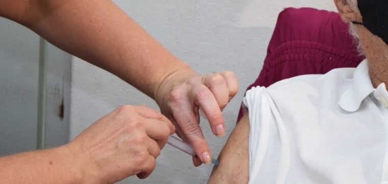 Mais de 5,7 mil pessoas receberam 1ª dose contra a Covid-19 em Cachoeiro
