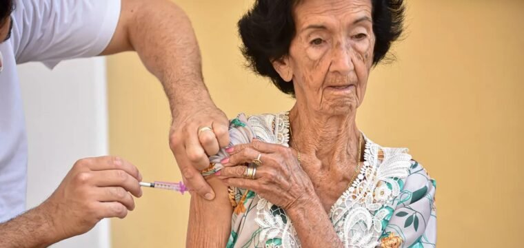 Mais de 700 pessoas já receberam segunda  dose contra Covid-19 em Cachoeiro