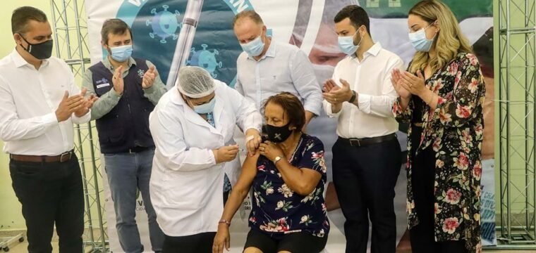 Espírito Santo inicia vacinação contra a Covid-19 de idosos de 75 a 79 anos