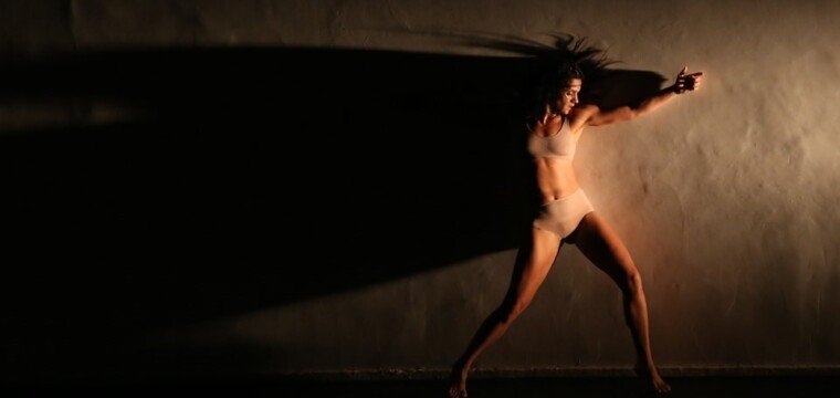 Livro de fotografias de Carlos Antolini registra 30 anos da dança profissional