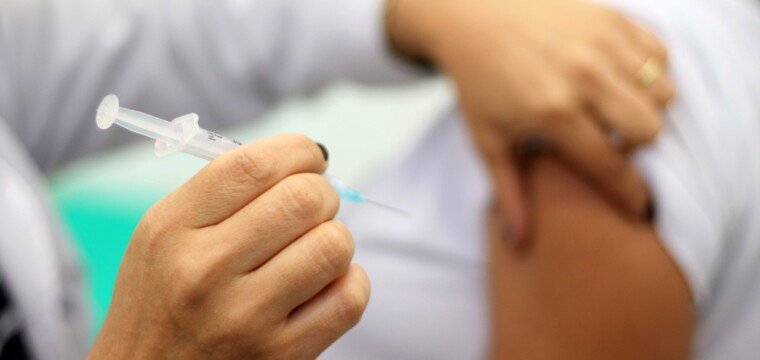 Trabalhadores da saúde já podem receber vacina contra a gripe em Cachoeiro
