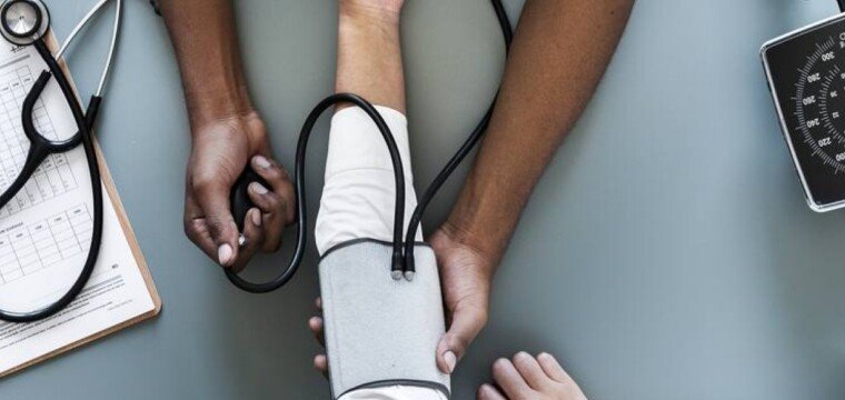 Hipertensos podem apresentar prescrições médicas como comprovação da comorbidade