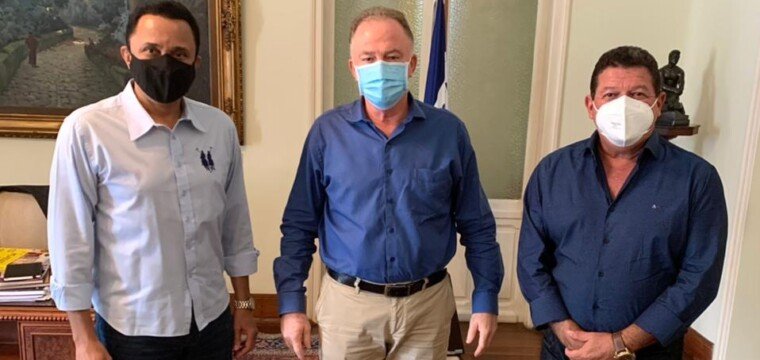 Prefeito de Marataízes se reúne com governador para viabilizar investimentos