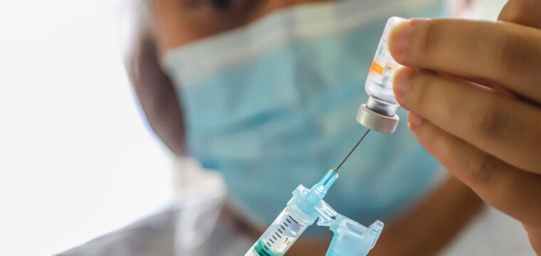 Covid: Cachoeiro iniciará vacinação de pessoas a partir de 45 anos; veja como agendar