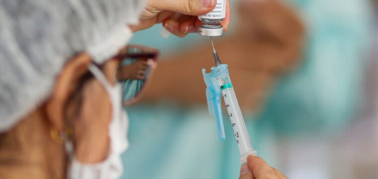 Municípios capixabas ampliam vacinação contra a Covid-19 para três turnos