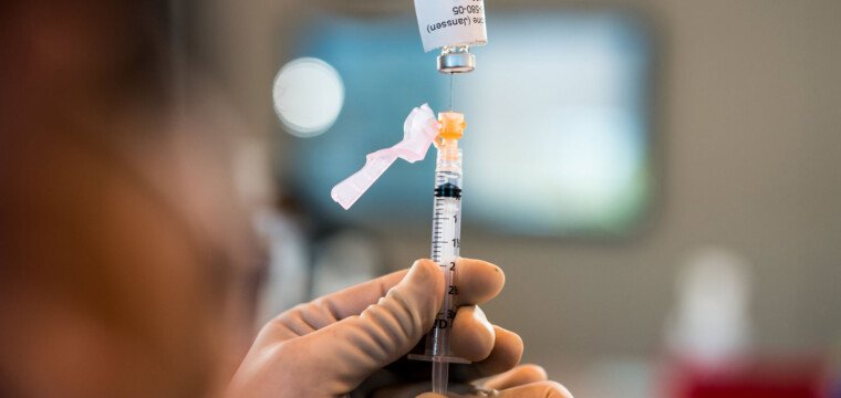 Agendamento para vacinação de pessoas de 28 a 39 anos neste sábado (7)