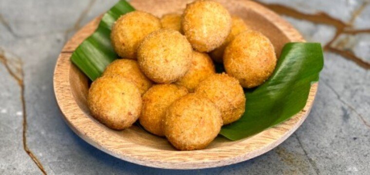 Bolinho de Mandioca com Carne Seca