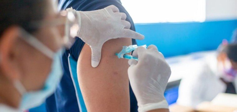 Covid-19: vacinação aberta para público de 12 a 17 anos sem comorbidades