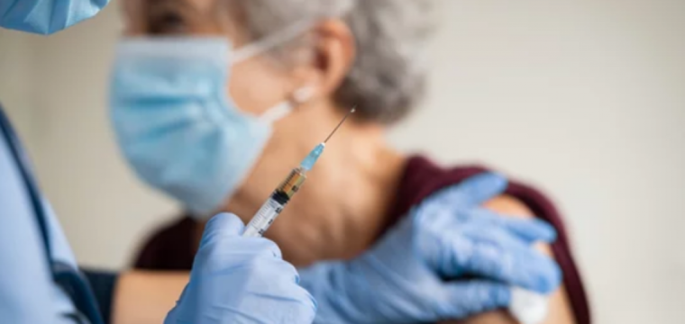 Idosos a partir de 60 anos podem tomar 3ª dose de vacina contra a Covid-19