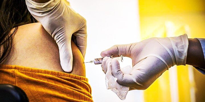 Covid: jovens precisam se vacinar para imunização de adolescentes ter início