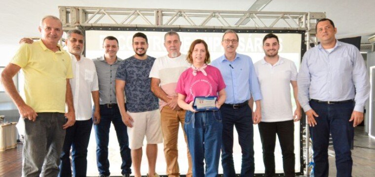 Encontro de Empresários fecha o mês de outubro com homenagem
