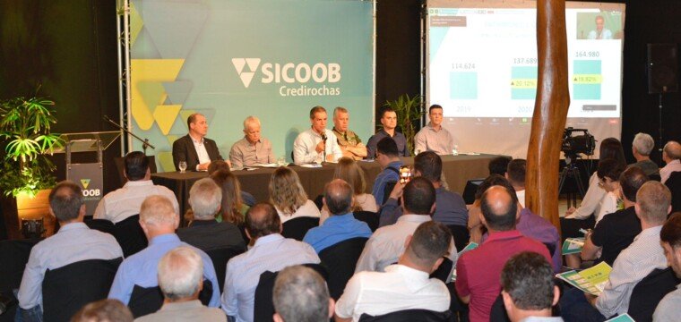 Em Assembleia Geral Ordinária, Sicoob Credirochas tem contas aprovadas e anuncia alcance de R$1 bi em ativos