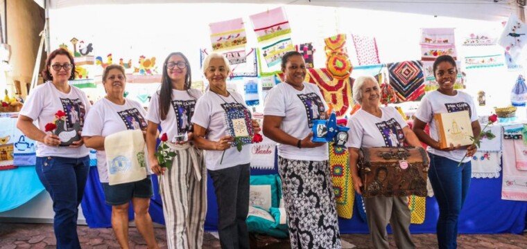 Feira de artesanato com artigos sobre Roberto Carlos vai até sábado (23)