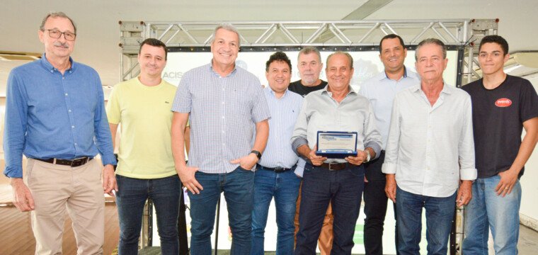José Lucio Soares é homenageado no Encontro de Empresários