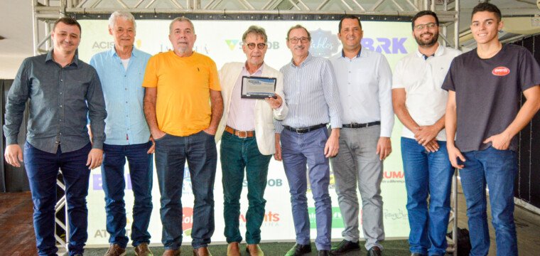 Dr. Elias Abou Mourad é homenageado no Encontro de Empresários