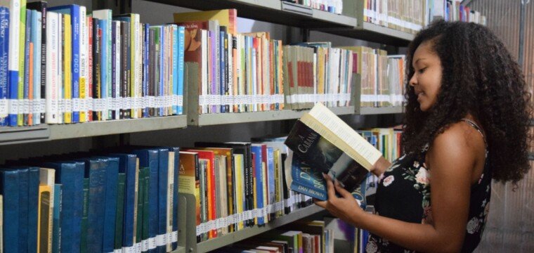 Biblioteca de Cachoeiro vai comemorar 78 anos com lançamento de livro