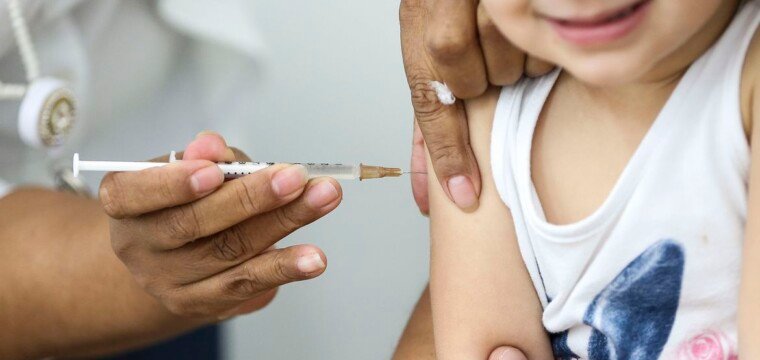 Secretaria de Saúde leva vacinação a creches de Cachoeiro