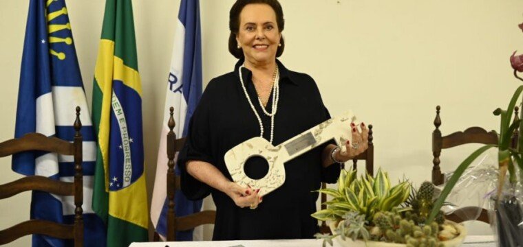 Festa de Cachoeiro: Cachoeirense Ausente Nº1 de 2022 é recepcionada com homenagens