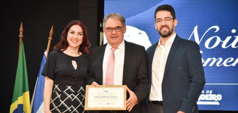 Câmara homenageia Cachoeirense Presente Nº 1