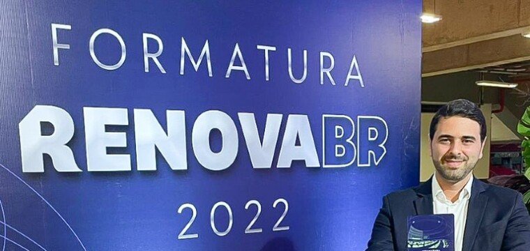 Diego Libardi se forma na escola de formação política RenovaBR