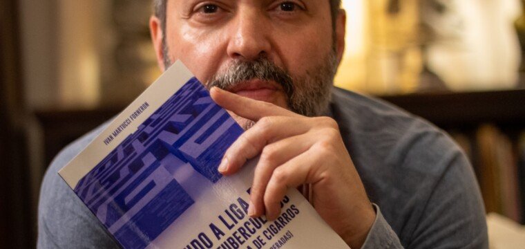 Artista paulista lança livro em Alegre com contos que retratam as loucuras do nosso tempo