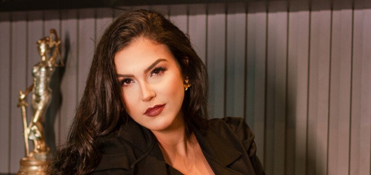 “Lutar pelo reconhecimento da mulher e direito das pessoas é o que move”