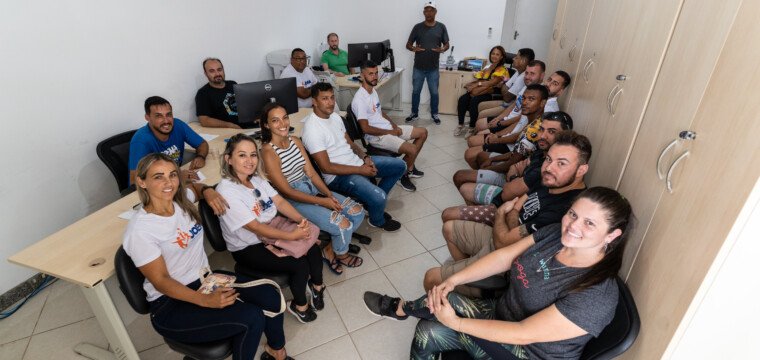 Equipe da Secretaria Municipal de Esportes e Lazer de Marataízes discute plano de ação