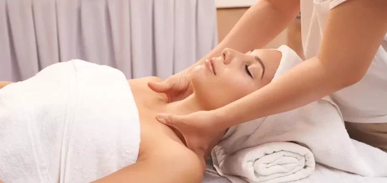 Conheça as diferenças entre drenagem, massagem terapêutica e relaxante