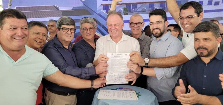 Governador inaugura obras e autoriza início de construção do Hospital do Câncer de Cachoeiro