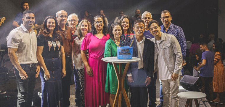 Igreja Hebrom comemora 25 anos