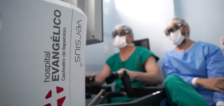 Hospital Evangélico realiza primeira cirurgia robótica fora da capital do estado