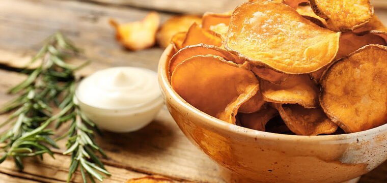 Lanchinhos rápidos: Batata chips ao forno