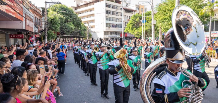 Festa de Cachoeiro: Desfile Cívico-Escolar atrai centenas de pessoas e encanta com a escolha do tema