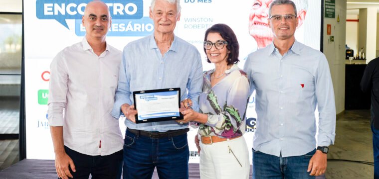O empresário Winston Roberto Machado, ao lado da esposa Sylvia e dos filhos