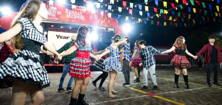 Maple Bear Cachoeiro celebra tradições brasileiras com mais uma edição do Arraiá Meipobé