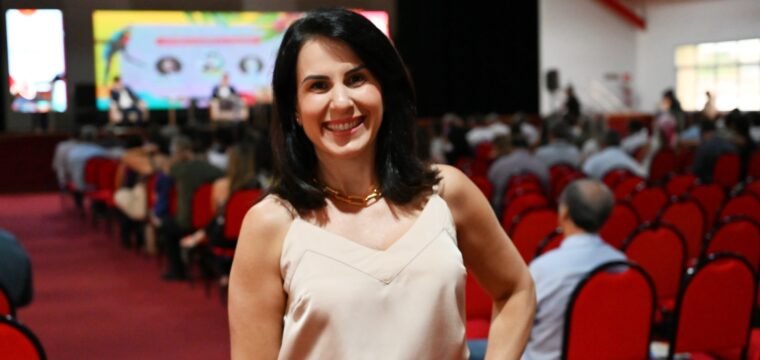 Na última sexta-feira, a linda e competente Fabíula Uggeri comemorou mais uma primavera. Parabéns, querida!