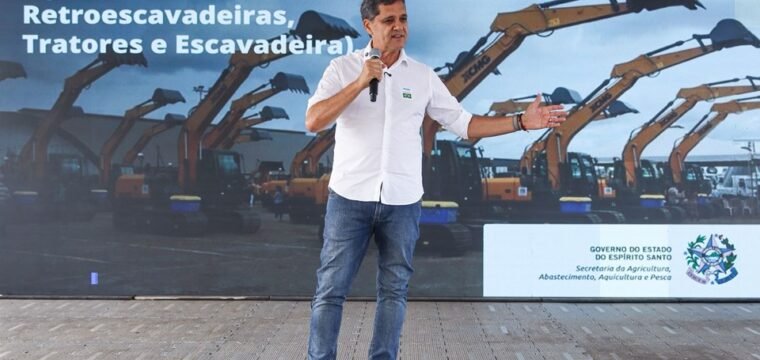 Governo do Estado entrega 52 máquinas e equipamentos para fortalecer a agricultura