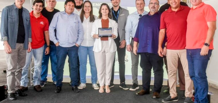 Encontro de Empresários homenageia FECOMÉRCIO e destaca 19ª FENACI