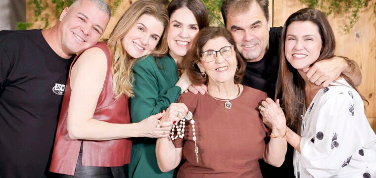 Eloísa Fornazier comemorou 80 anos com seu filhos