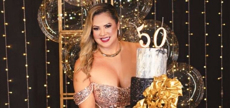 Cris Chaves celebra 50 anos em noite marcada por emoção
