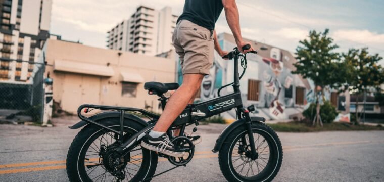 ES alerta para caos no trânsito com bikes elétricas e propõe legislação própria