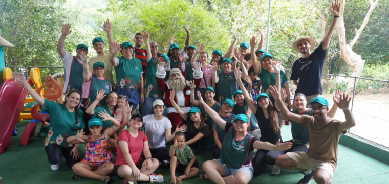 Natal Feliz reúne cerca de 200 crianças em manhã de alegria, cuidado e solidariedade