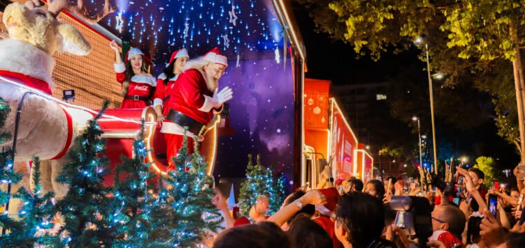 Caravana de Natal da Coca-Cola ilumina as ruas de Cachoeiro no dia 19